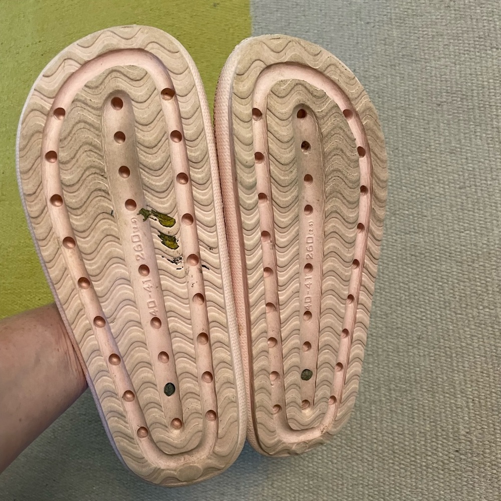 Rubber slides - Picture 2 of 3